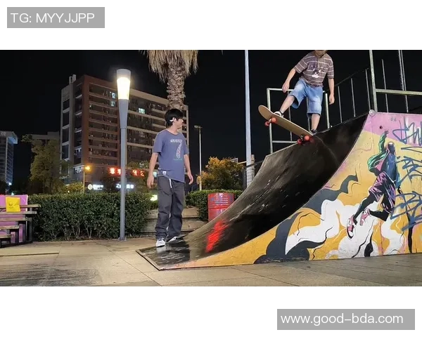 南京滑板队与深圳滑板队赛后复盘分析意识碰撞与战术对决